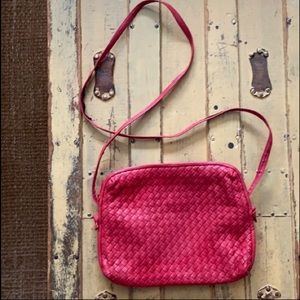 70s 80s VINTAGE GANSON 100% LEATHER RED WOVEN CROSSBODY BAG BOHO CROSSBODY PURSE